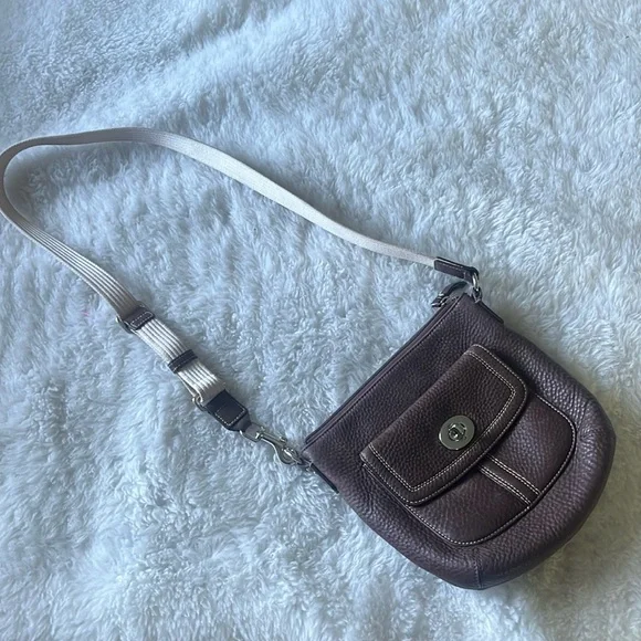 Brown pebbled leather crossbody soho style bag - Picture 3 of 15